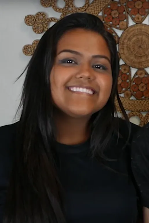 Camila Loures