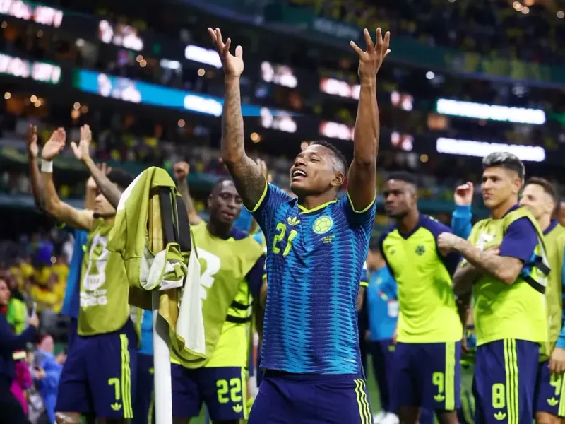 Colômbia atropela a lógica (e o RD Congo) e garante vaga na Copa com gol de lateral