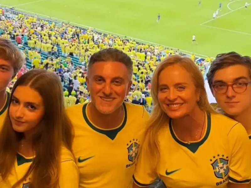 Luciano Huck fica sem transporte em Miami após jogo do Brasil: 'O motorista desapareceu'