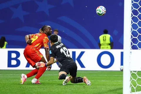 Jazzghost inicia jornada no Football Life Simulator rumo à Copa de 2030